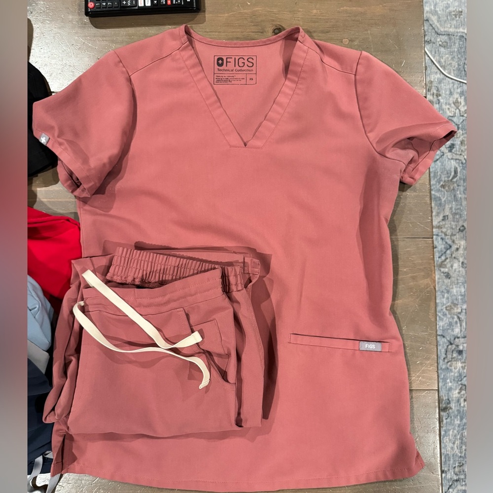 Figs Mauve Set XS Casma and S Yola